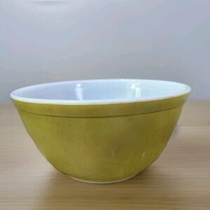 Vintage Pyrex #402 Avocado Green Nesting Mixing Bowl 7.25" ~ 1.5 Qt Made In USA